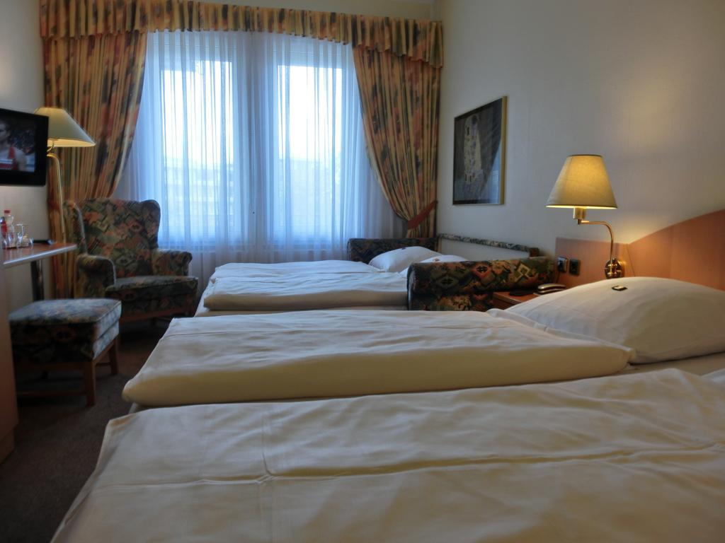 Park Hotel Am Lindenplatz Lubeck Room photo