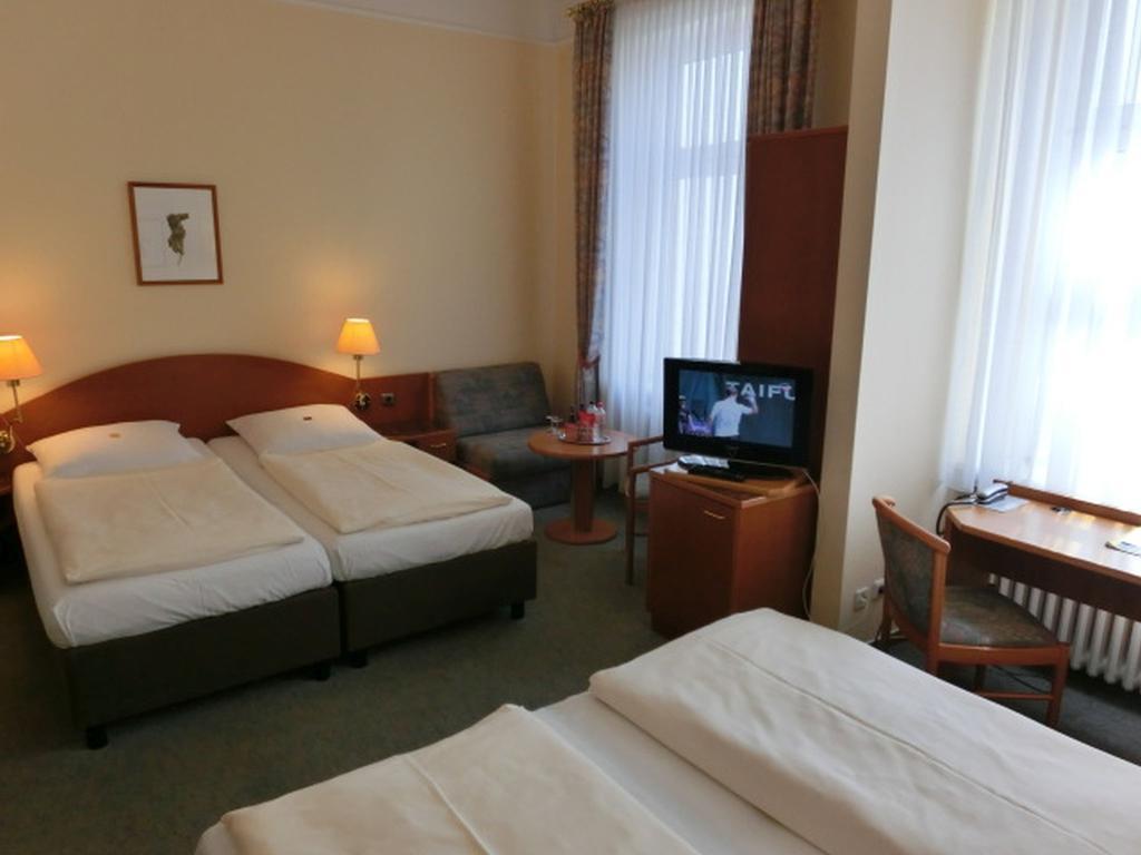 Park Hotel Am Lindenplatz Lubeck Room photo